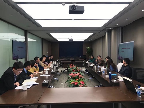 在交流互動中.jpg 在交流互動中.jpg