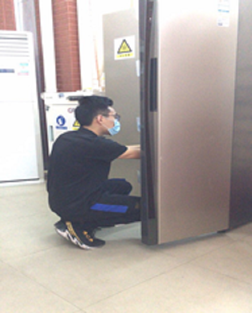 2020年3月13日,廣州站 倉儲運(yùn)轉(zhuǎn)勤消毒。.png 2020年3月13日,廣州站 倉儲運(yùn)轉(zhuǎn)勤消毒。.png