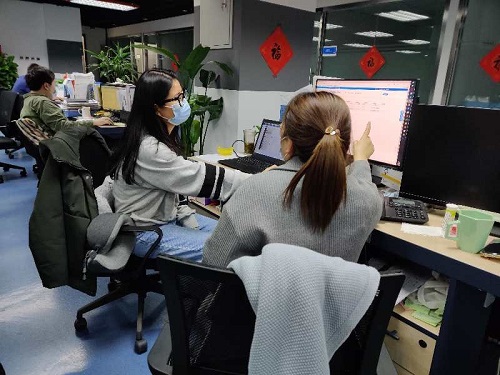 業(yè)務(wù)部:積極探索平臺(tái)新服務(wù).jpg 業(yè)務(wù)部:積極探索平臺(tái)新服務(wù).jpg